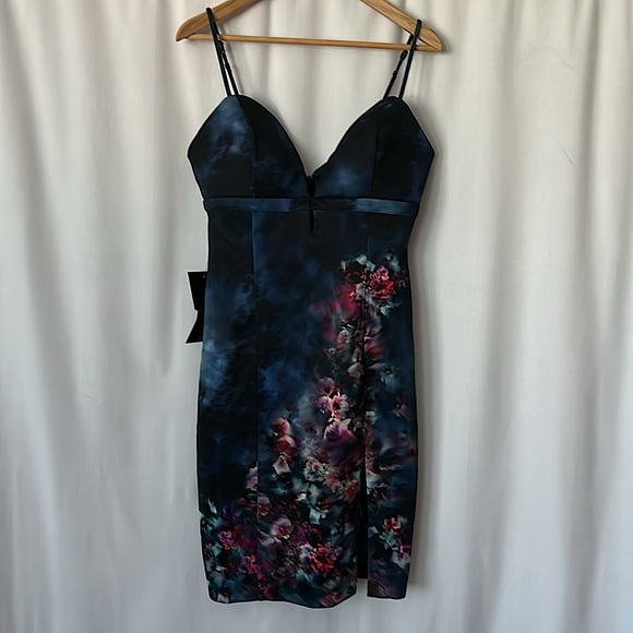 Bebe NWT Amanda Print Dark Blue Spaghetti Straps Scuba Mini Dress **Sz M**🔥🔥 - Picture 4 of 9